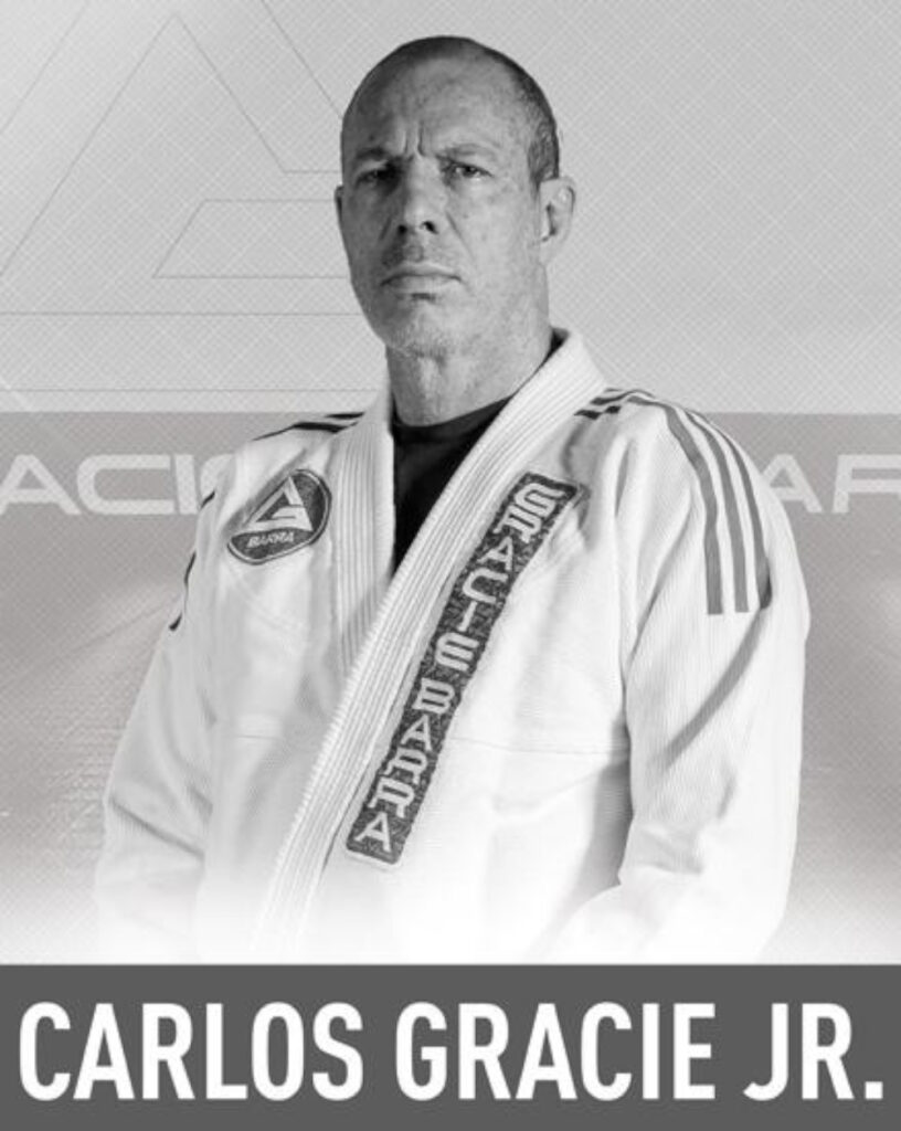 Carlos “Carlinhos” Gracie Jr. (nato il 17 gennaio 1956 a Rio de Janeiro) è un maestro di Brazilian Jiu-Jitsu, imprenditore e fondatore della rete di accademie Gracie Barra